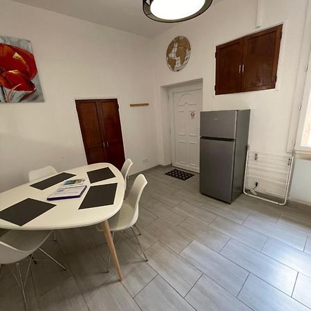 Chez Sonou , Nimes Centre Apartamento Exterior foto
